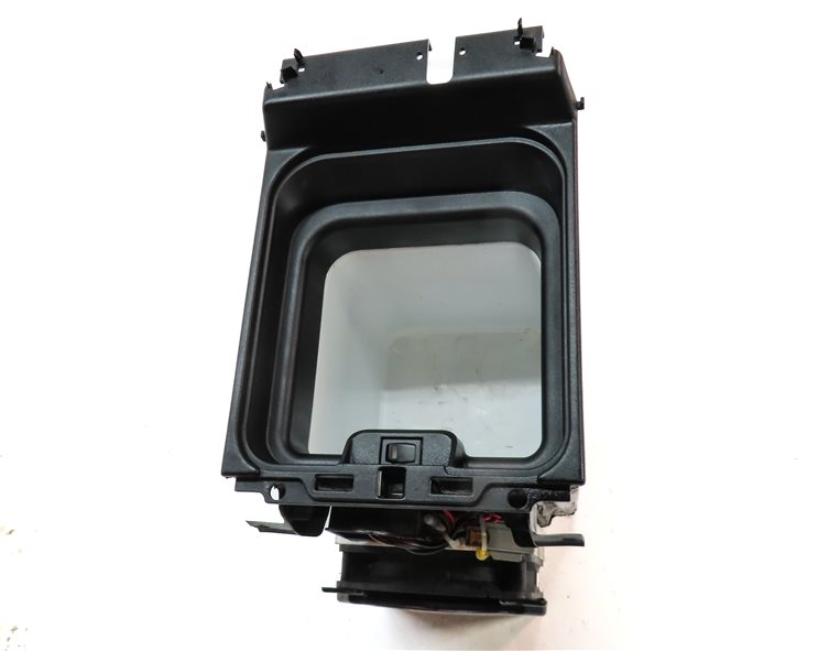 Thumbnail 5: 2006 LAND ROVER LR3 FRONT CENTER CONSOLE MINI FRIDGE COMPARTMENT ASSEMBLY