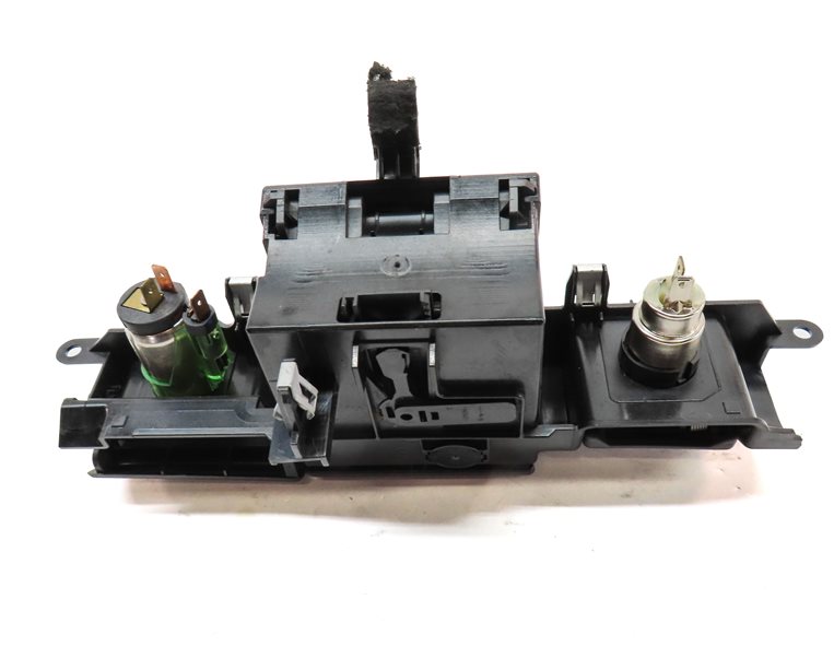 Thumbnail 4: 2006 LAND ROVER LR3 FRONT CENTER CONSOLE ASH TRAY ASHTRAY ASSEMBLY
