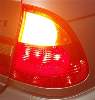 Thumbnail 2: 2001-2005 BMW 325i (E46) WAGON RIGHT PASSENGER SIDE TAILLIGHT BRAKE LIGHT LAMP