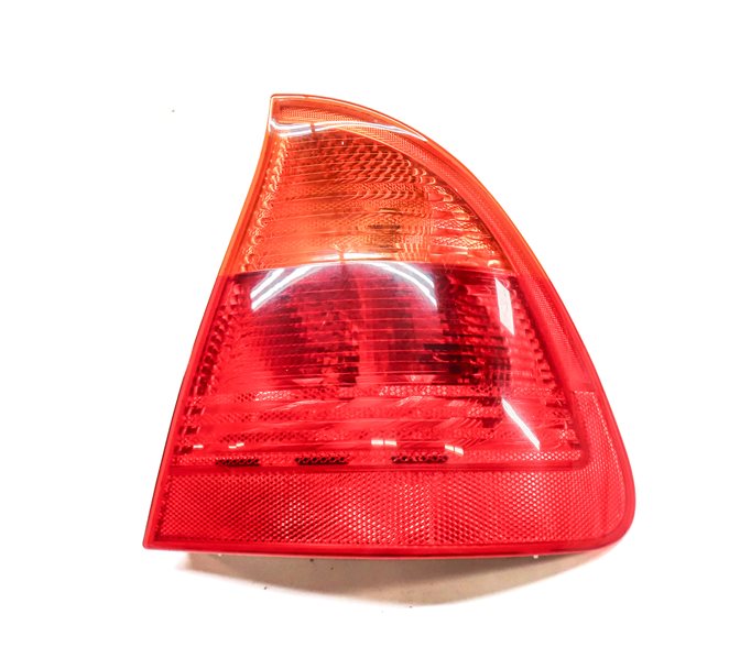 Thumbnail 3: 2001-2005 BMW 325i (E46) WAGON RIGHT PASSENGER SIDE TAILLIGHT BRAKE LIGHT LAMP