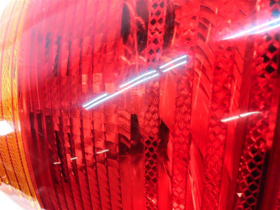 Thumbnail 9: 2001-2005 BMW 325i (E46) WAGON RIGHT PASSENGER SIDE TAILLIGHT BRAKE LIGHT LAMP