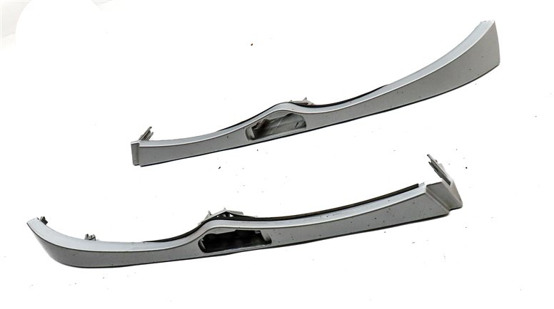 Thumbnail 2: 2003 BMW 325XIT WAGON (E46) FRONT LEFT & RIGHT LOWER HEADLIGHT LAMP TRIM SET/2