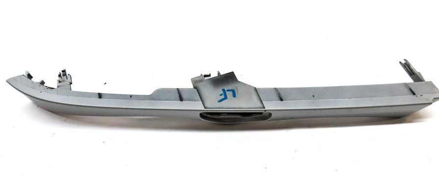 Thumbnail 7: 2003 BMW 325XIT WAGON (E46) FRONT LEFT & RIGHT LOWER HEADLIGHT LAMP TRIM SET/2