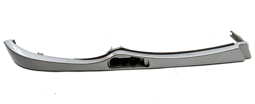Thumbnail 8: 2003 BMW 325XIT WAGON (E46) FRONT LEFT & RIGHT LOWER HEADLIGHT LAMP TRIM SET/2