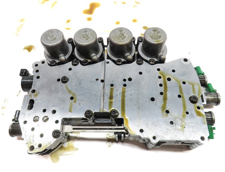 Thumbnail 10: 2003 BMW 325Xi (E46) AWD Xi A5S AUTOMATIC TRANSMISSION VALVE BODY