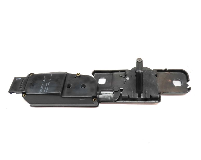 Thumbnail 5: 2007 AUDI Q7 (4HL) REAR TRUNK LIFTGATE HATCH LID STRIKER PLATE ACTUATOR