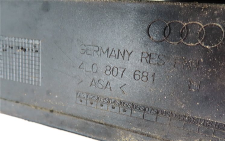 Thumbnail 7: 2007 AUDI Q7 (4HL) FRONT LEFT DRIVER LOWER BUMPER GRILLE END TRIM PANEL
