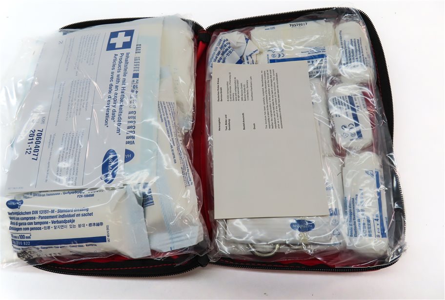 Thumbnail 6: 2007 AUDI Q7 (4HL) EMERGENCY FIRST AID MEDICAL CARE KIT w/ CASE