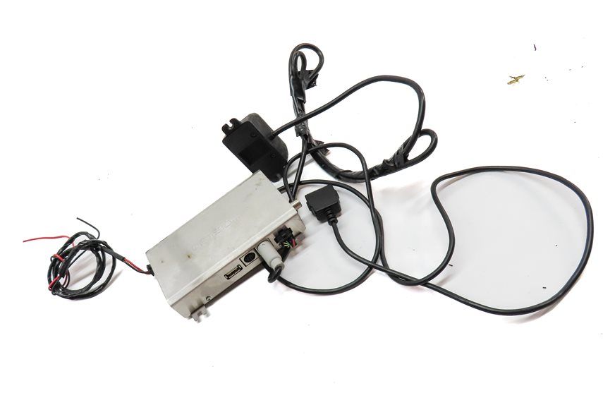 Thumbnail 3: 4HL DENISON GATEWAY 500 iPOD USB MULTIMEDIA INTERFACE MODULE w/HARNESS