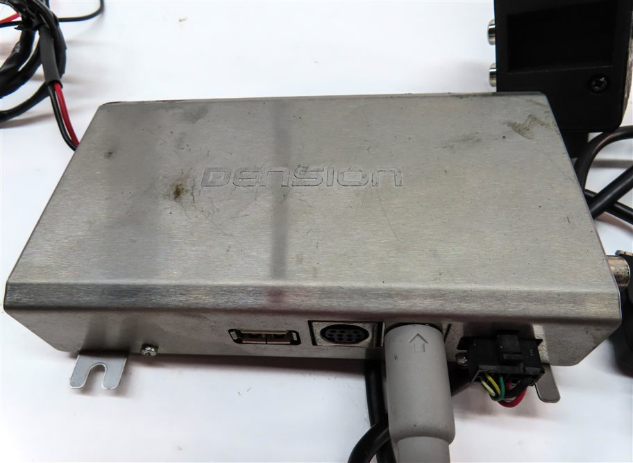 Thumbnail 4: 4HL DENISON GATEWAY 500 iPOD USB MULTIMEDIA INTERFACE MODULE w/HARNESS