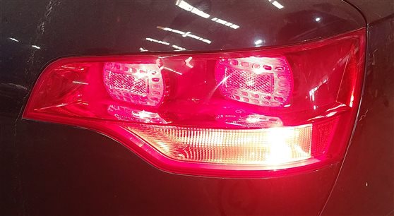 Thumbnail 2: 2007-2009 AUDI Q7 (4L) RIGHT PASSENGER REAR TAILLIGHT BRAKE LIGHT LAMP