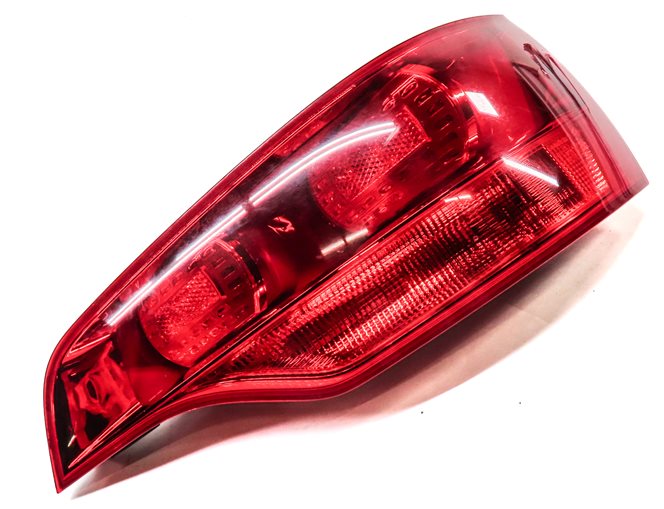 Thumbnail 4: 2007-2009 AUDI Q7 (4L) RIGHT PASSENGER REAR TAILLIGHT BRAKE LIGHT LAMP