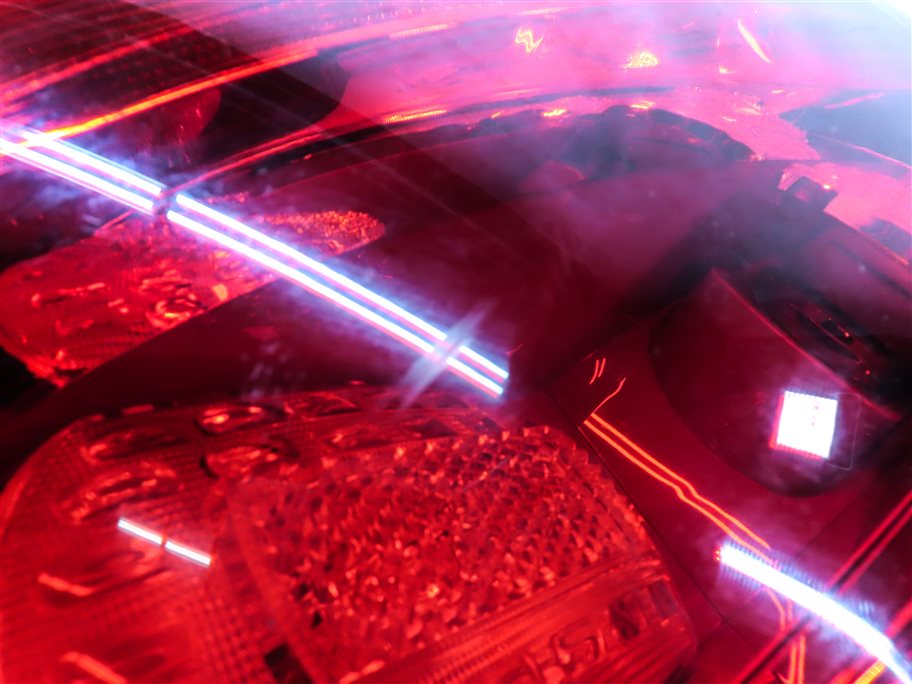 Thumbnail 6: 2007-2009 AUDI Q7 (4L) RIGHT PASSENGER REAR TAILLIGHT BRAKE LIGHT LAMP