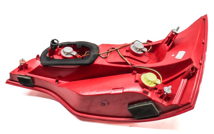 Thumbnail 5: 2007-2009 AUDI Q7 (4L) LEFT DRIVER REAR HATCH TAILLIGHT BRAKE LIGHT LAMP
