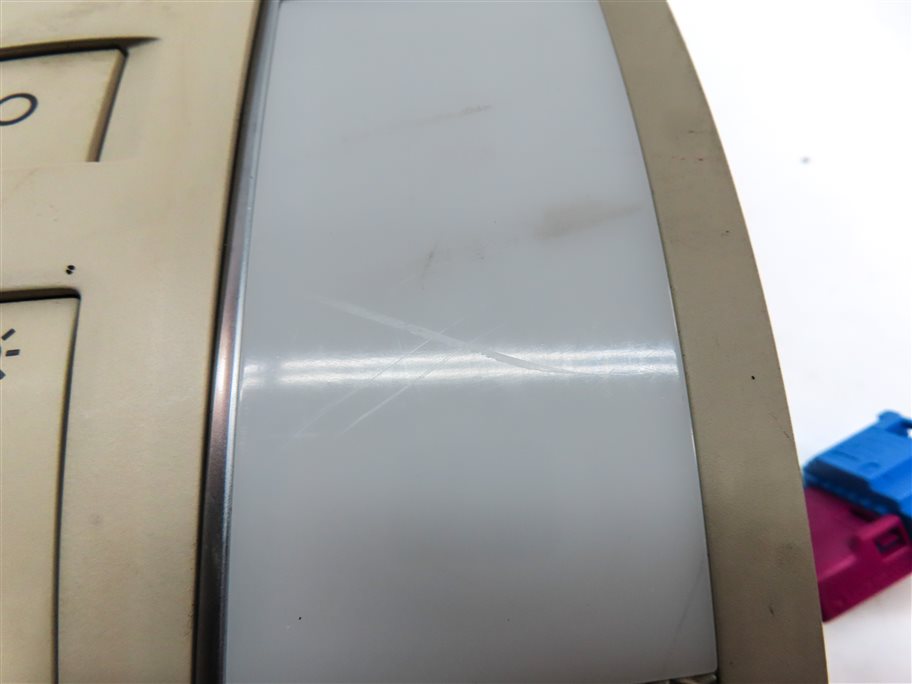 Thumbnail 10: 2007 AUDI Q7 (4HL) FRONT INTERIOR OVERHEAD DOMELIGHT LAMP w/SWITCHES (Beige)