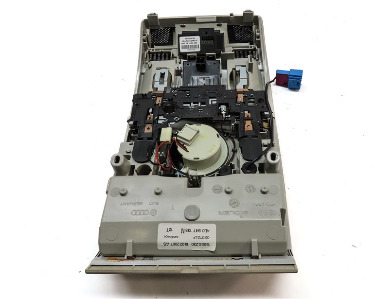 Thumbnail 6: 2007 AUDI Q7 (4HL) FRONT INTERIOR OVERHEAD DOMELIGHT LAMP w/SWITCHES (Beige)