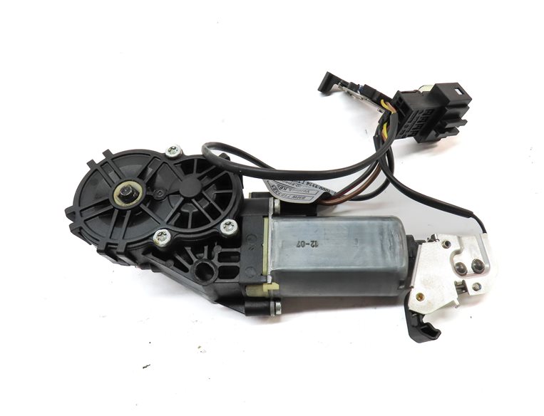 Thumbnail 5: 2007-2013 BMW 328i 335i M3 ///M (E93) CONVERTIBLE TOP LATCH MOTOR