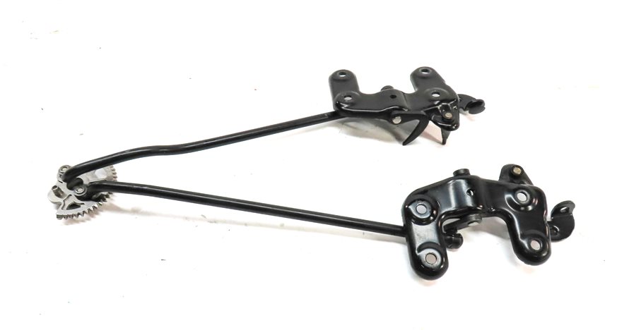 Thumbnail 2: 2013 BMW 335I CONVERTIBLE (E93) CONVERTIBLE TOP LOCK LATCH ASSEMBLY
