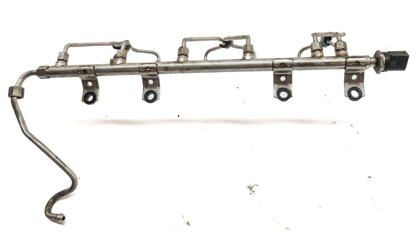 Thumbnail 6: 2013 BMW 335I CONVERTIBLE (E93) 3.0L (N55) ENGINE FUEL RAIL w/ LINES