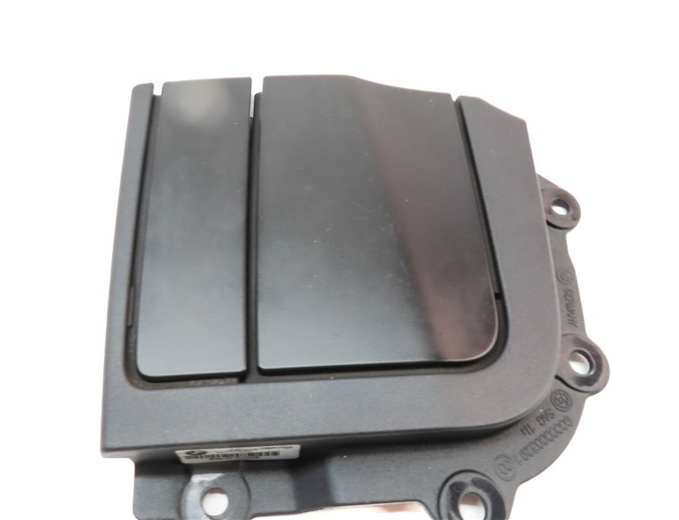 Thumbnail 5: 2013 BMW 335I CONVERTIBLE (E93) LEFT CONVERTIBLE TOP END COVER FLAP TRIM (BLACK)