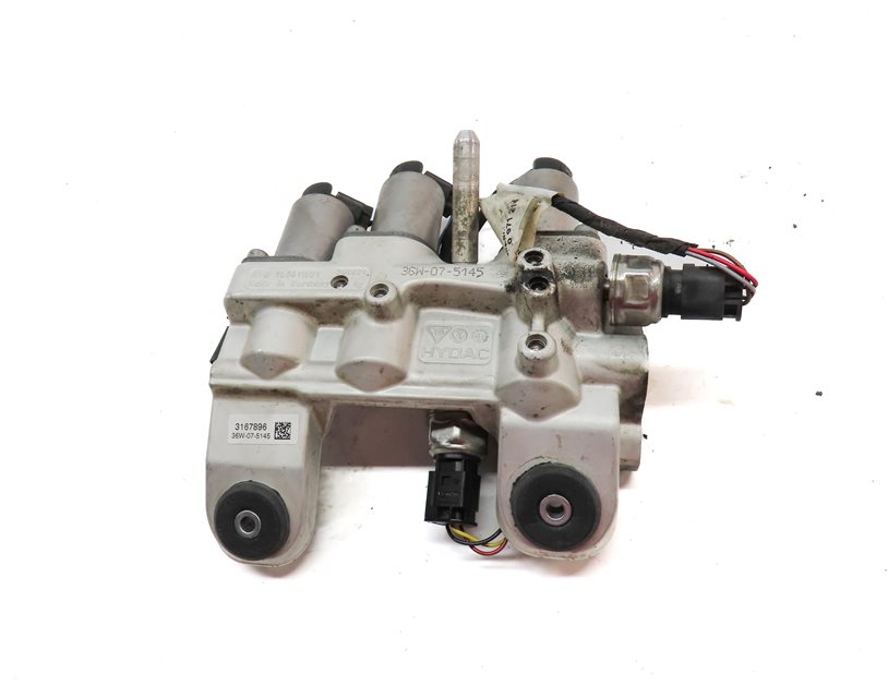 Thumbnail 2: 2008 PORSCHE CAYENNE (955) VEHICLE SUSPENSION LEVEL LEVELING VALVE BLOCK