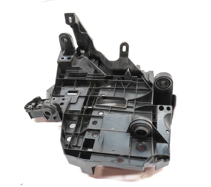 Thumbnail 2: 2008 PORSCHE CAYENNE (955) FRONT LEFT DRIVER HEADLIGHT LAMP MOUNT BRACKET