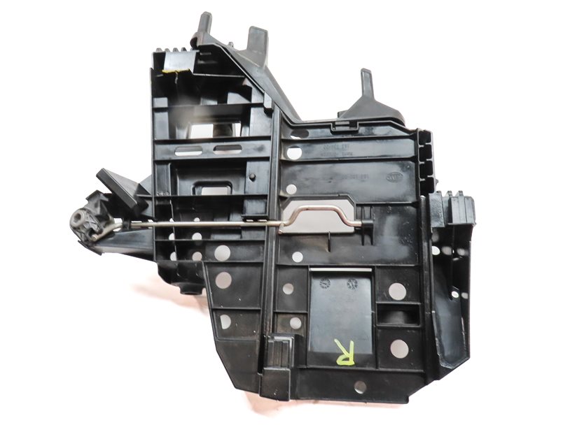 Thumbnail 5: 2008 PORSCHE CAYENNE (955) FRONT RIGHT PASSENGER HEADLIGHT LAMP MOUNT BRACKET
