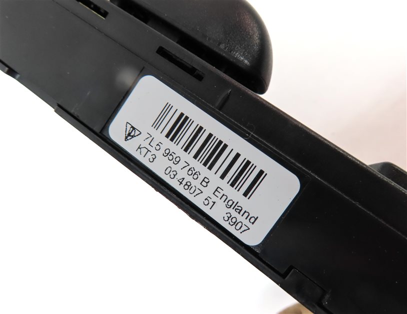Thumbnail 6: 08 PORSCHE CAYENNE (955) FRONT RIGHT PASSENGER MEMORY LUMBAR SEAT ADJUST SWITCH