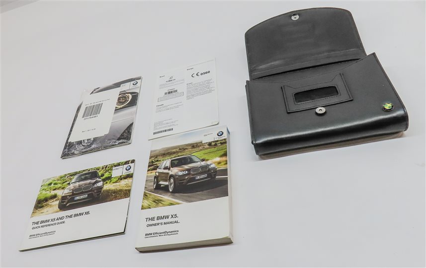 Thumbnail 2: 2012 BMW X5 (E70) 3.0L (N55) ENGINE OWNERS MANUAL BOOKLET SET/5 w/ CASE