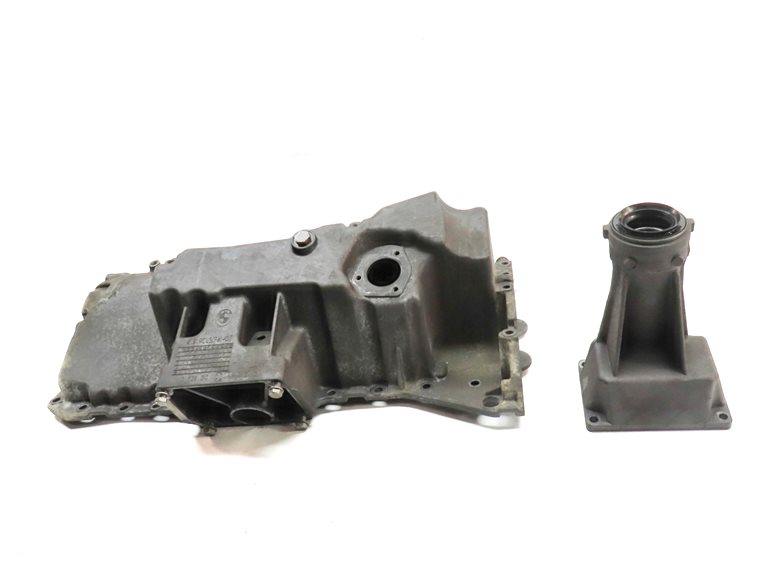 Thumbnail 2: 2011-2014 BMW X5 X6 (E70 E71) AWD 3.0L N55 ENGINE OIL PAN w/ OUTPUT AXLE FLANGE