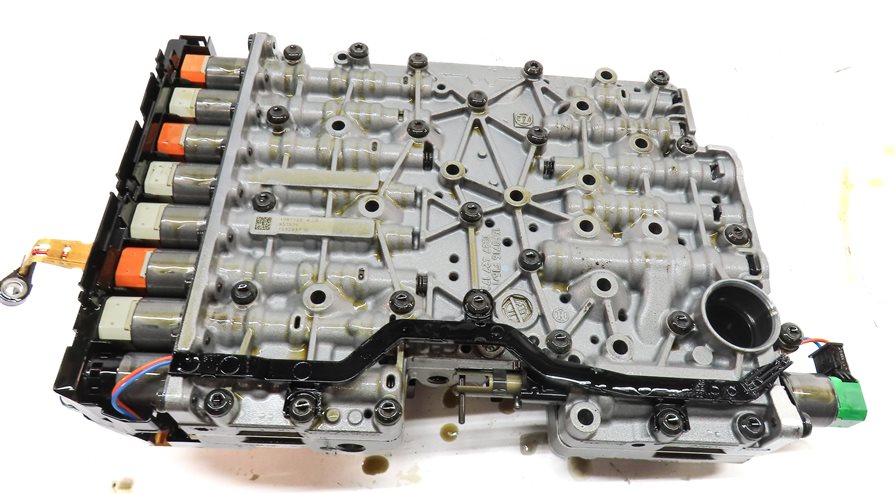 Thumbnail 5: 11-13 BMW X5 X6 (E70 E71) 3.0L TURBO 8HP-45 AUTOMATIC TRANSMISSION VALVE BODY