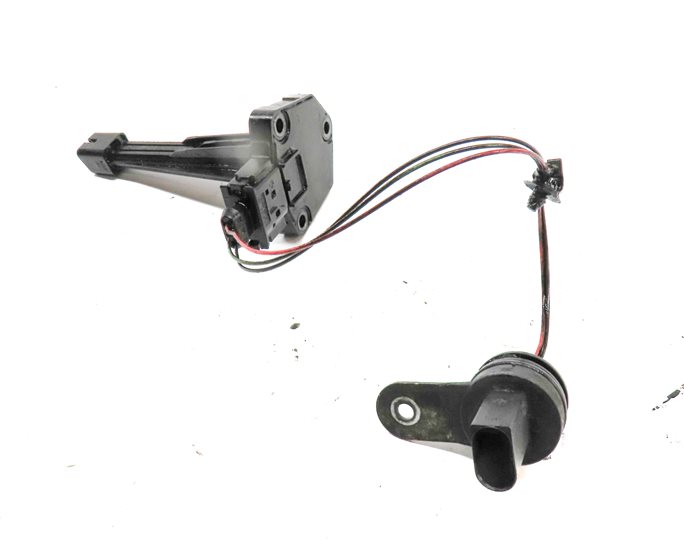 2016 RANGE ROVER SPORT (L494) 3.0L DIESEL ENGINE MOTOR OIL FLUID LEVEL SENSOR
