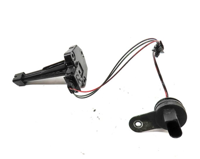 Thumbnail 2: 2016 RANGE ROVER SPORT (L494) 3.0L DIESEL ENGINE MOTOR OIL FLUID LEVEL SENSOR