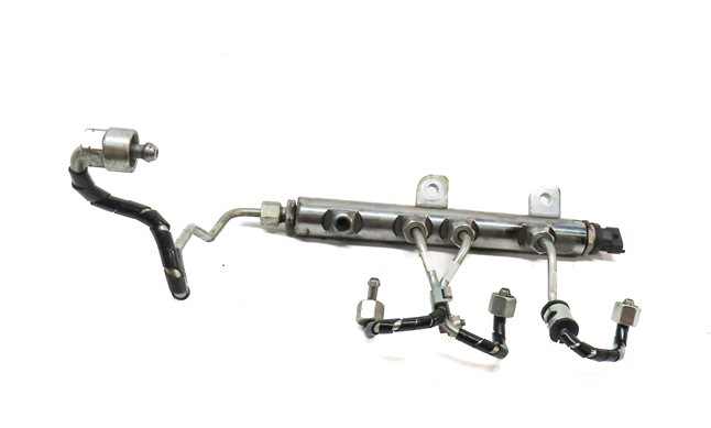 Thumbnail 2: 2016 RANGE ROVER SPORT (L494) 3.0L DIESEL ENGINE RIGHT FUEL RAIL w/ LINES