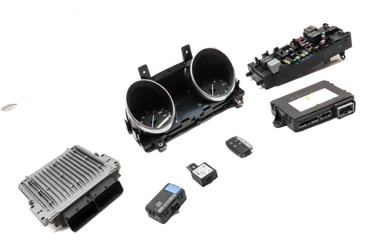 Thumbnail 4: 16 RANGE ROVER SPORT L494 3.0L DIESEL TDV6 ECM BCM IMMOBILIZER MODULE KEY SET/9