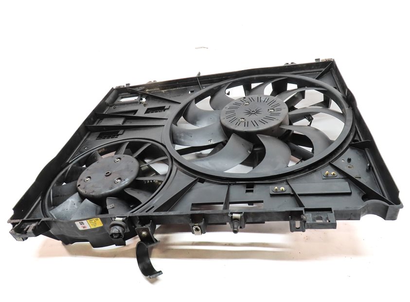 Thumbnail 4: 16 LAND RANGE ROVER SPORT L494 3.0L DIESEL ENGINE RADIATOR COOLING FAN ASSEMBLY
