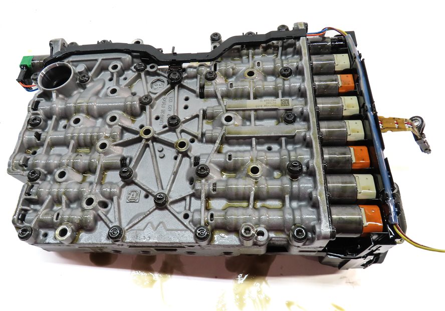 Thumbnail 7: 14-16 LR4 - RANGE ROVER SPORT (L405 L494) TRANSMISSION VALVE BODY w/ START STOP