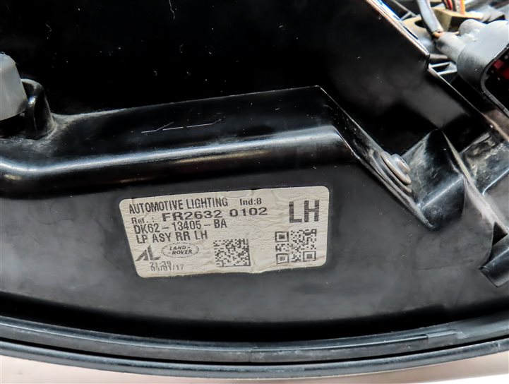 Thumbnail 6: 14-17 RANGE ROVER SPORT L405 L494 REAR LEFT DRIVER UPPER QUARTER TAILLIGHT
