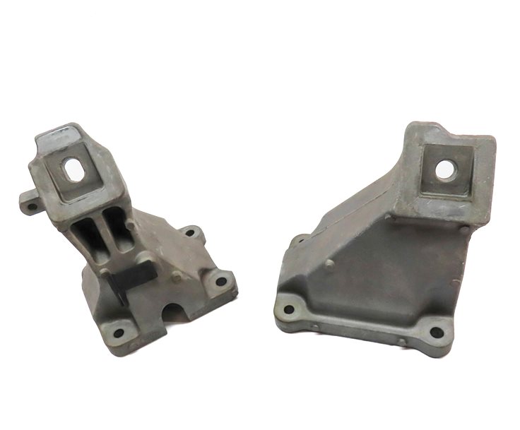 Thumbnail 2: 2014 RANGE ROVER SPORT (L494) 5.0L SUPER ENGINE MOTOR MOUNT BRACKET SET/2