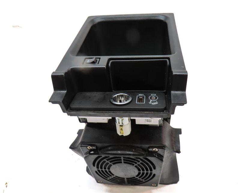 Thumbnail 4: 14-20 ROVER SPORT L494 FRONT CENTER CONSOLE REFRIGERATOR BOX COOLER COMPARTMENT