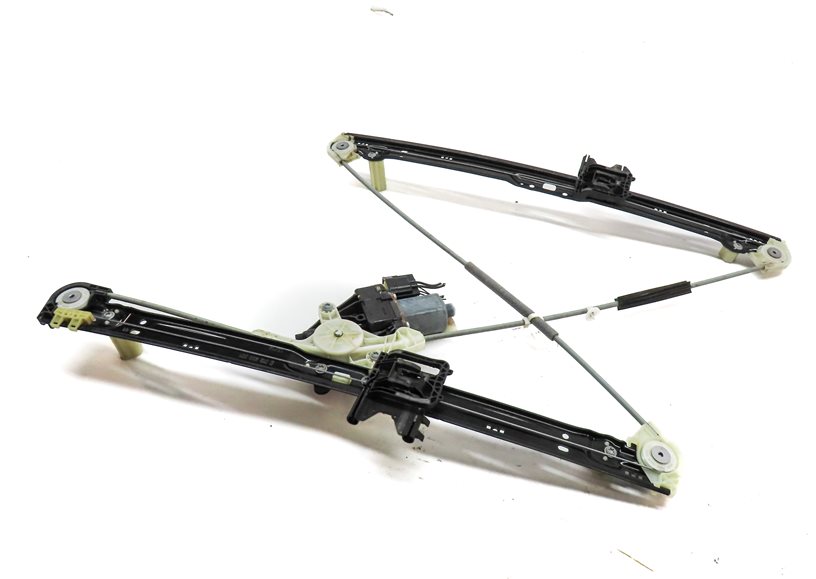 Thumbnail 1: 14-20 RANGE ROVER SPORT (L494) FRONT RIGHT PASSENGER WINDOW REGULATOR w/ MOTOR