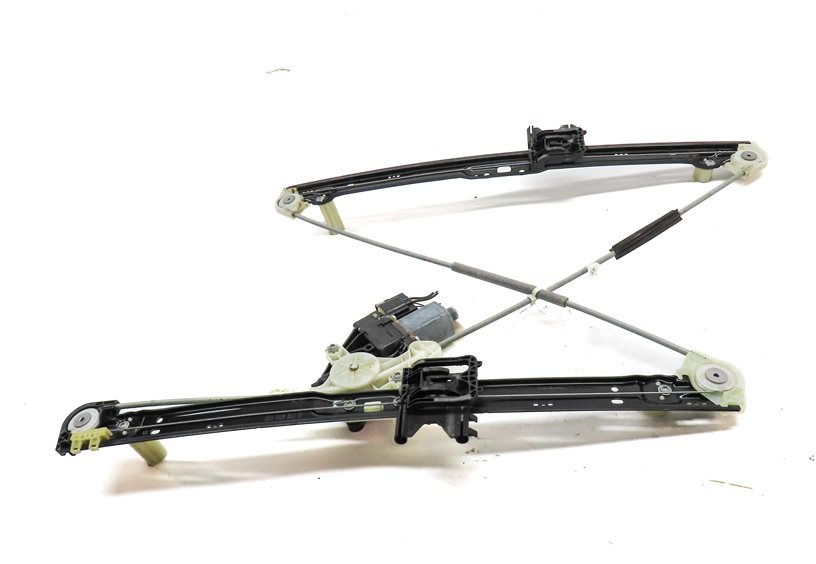 Thumbnail 2: 14-20 RANGE ROVER SPORT (L494) FRONT RIGHT PASSENGER WINDOW REGULATOR w/ MOTOR