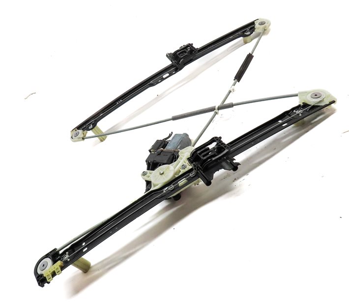 Thumbnail 3: 14-20 RANGE ROVER SPORT (L494) FRONT RIGHT PASSENGER WINDOW REGULATOR w/ MOTOR