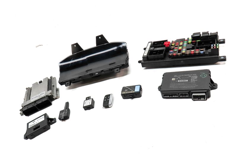 Thumbnail 3: 14 RANGE ROVER SPORT L494 5.0L DIGITAL SPEEDOMETER ECM BCM ENGINE MODULE KEY SET