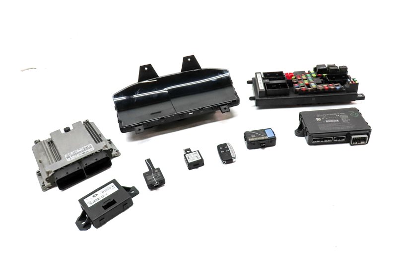 Thumbnail 4: 14 RANGE ROVER SPORT L494 5.0L DIGITAL SPEEDOMETER ECM BCM ENGINE MODULE KEY SET