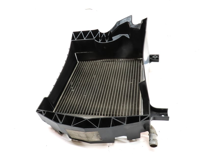 Thumbnail 2: 13-20 ROVER SPORT DISCOVERY (L405 L462 L494) LEFT AUXILIARY RADIATOR & BRACKET