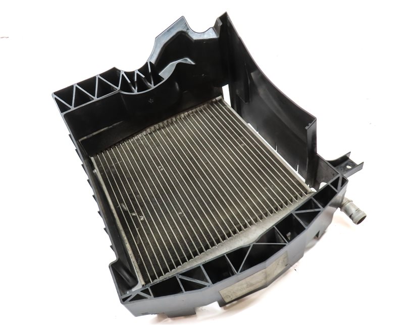 Thumbnail 3: 13-20 ROVER SPORT DISCOVERY (L405 L462 L494) LEFT AUXILIARY RADIATOR & BRACKET