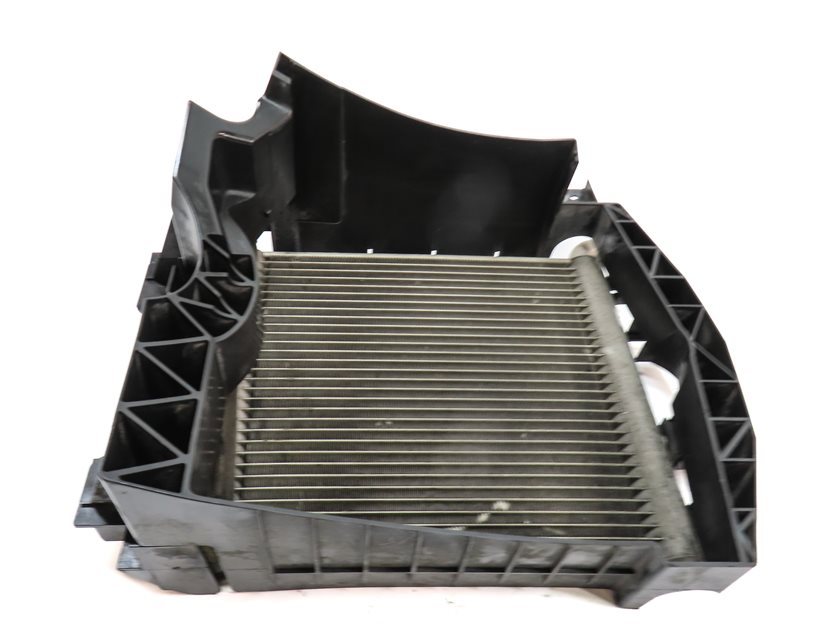 Thumbnail 4: 13-20 ROVER SPORT DISCOVERY (L405 L462 L494) LEFT AUXILIARY RADIATOR & BRACKET