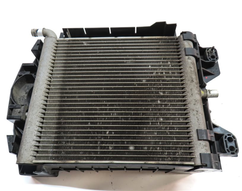 Thumbnail 6: 13-20 ROVER SPORT DISCOVERY (L405 L462 L494) LEFT AUXILIARY RADIATOR & BRACKET