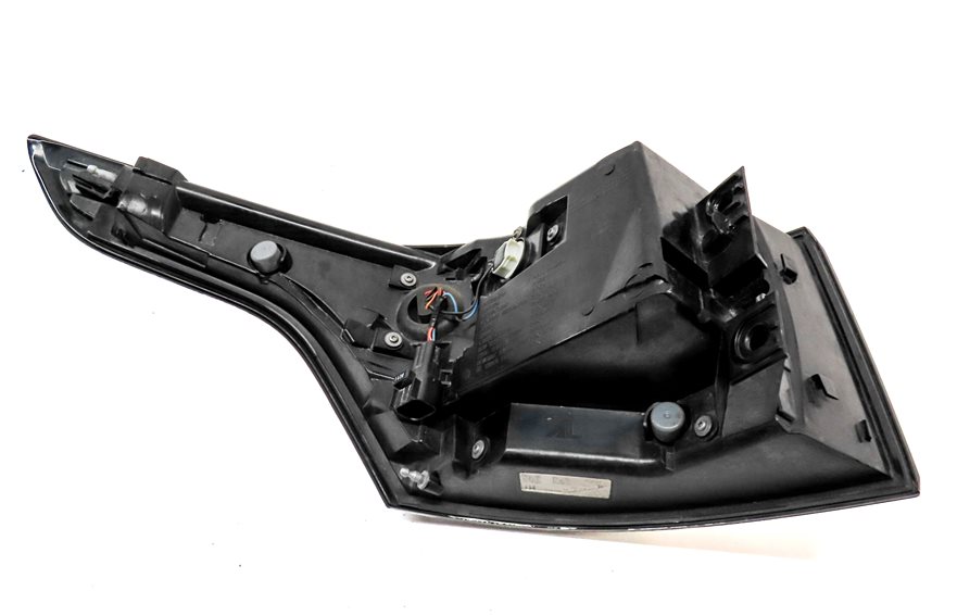 Thumbnail 5: 14-17 RANGE ROVER SPORT L405 L494 REAR RIGHT PASSENGER UPPER QUARTER TAILLIGHT